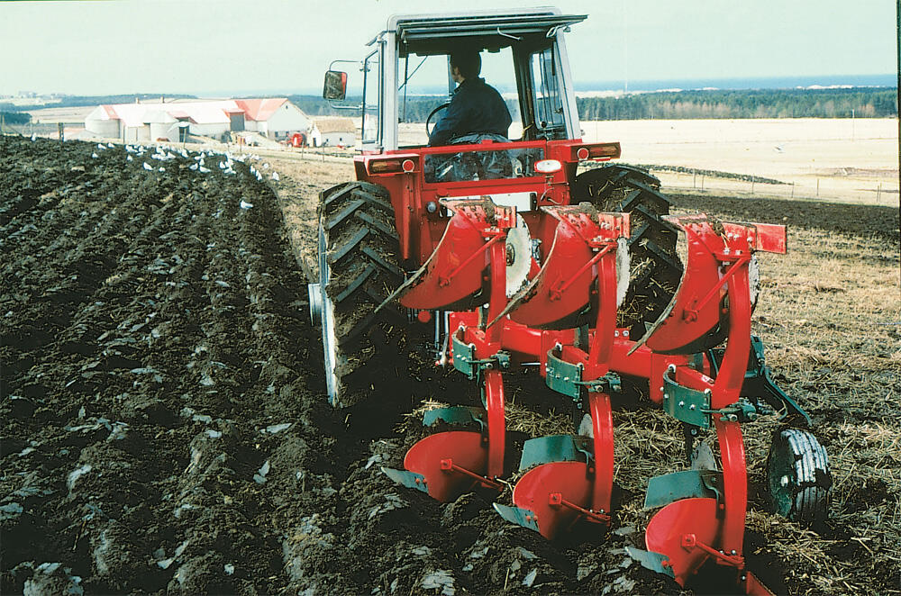 Revisible-Plough-1972_1000px